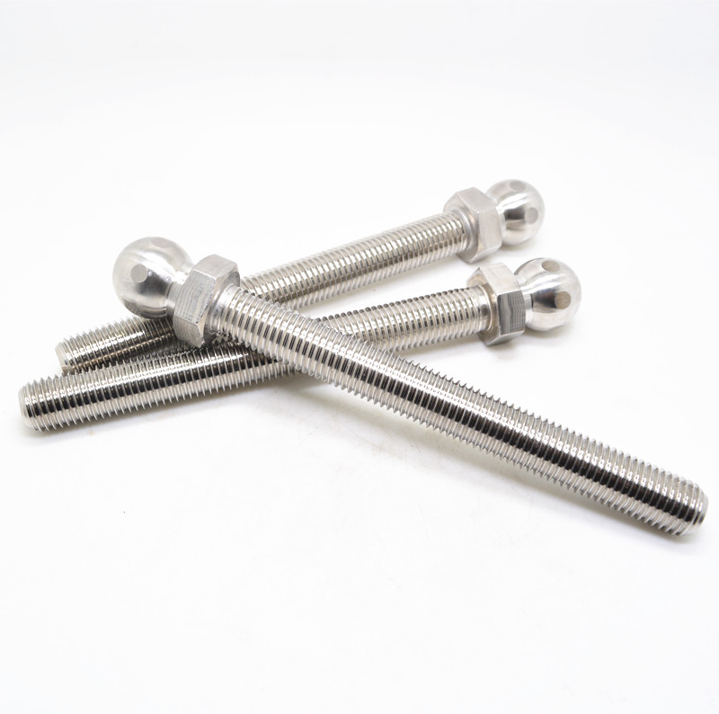 Herstellungsverfahren und Funktion von Kugelkopfbolzen und Hammer