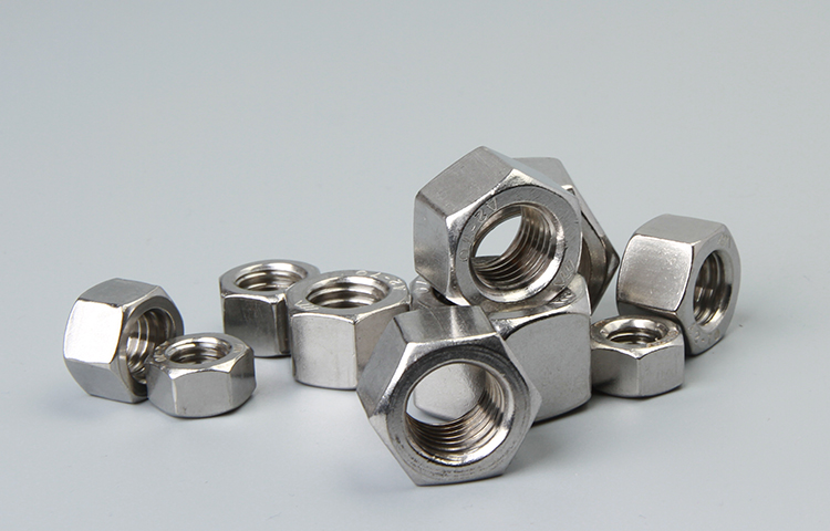 SCHWERE SECHSKANTMUTTERN